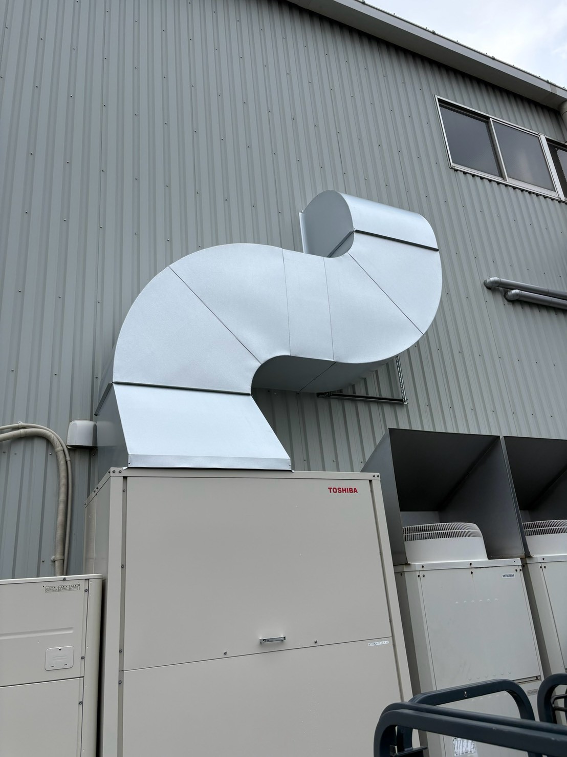 LINE_ALBUM_施工実績保温、ラッキング工事_260910_14